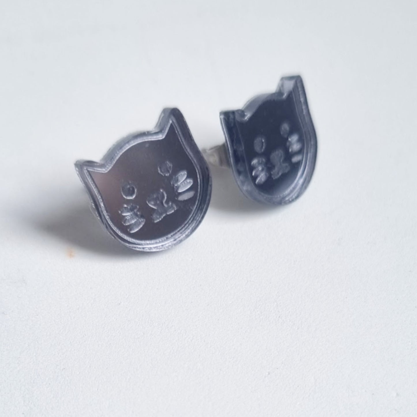 Pendientes mini gatos espejo