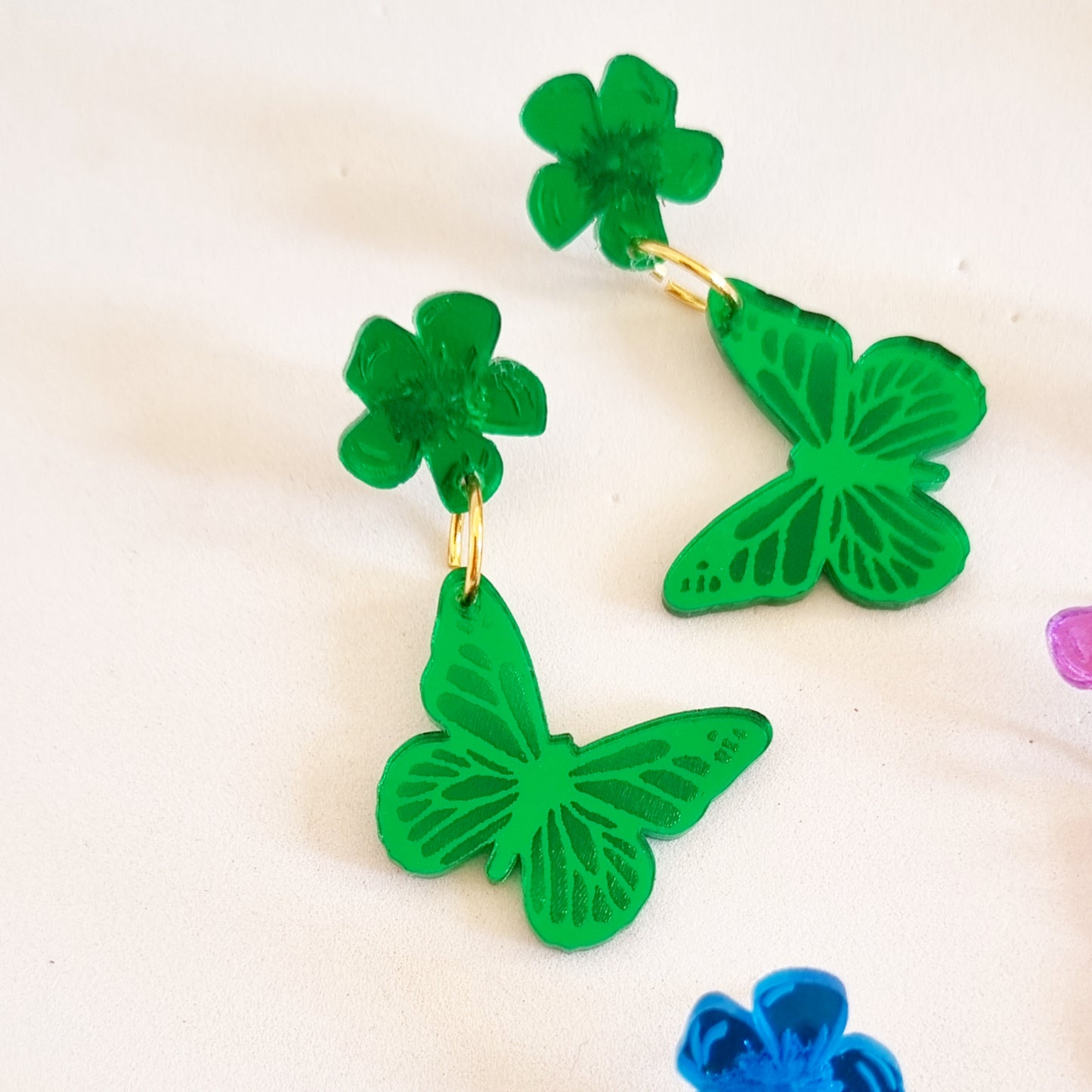 Pendientes mariposas essence colors