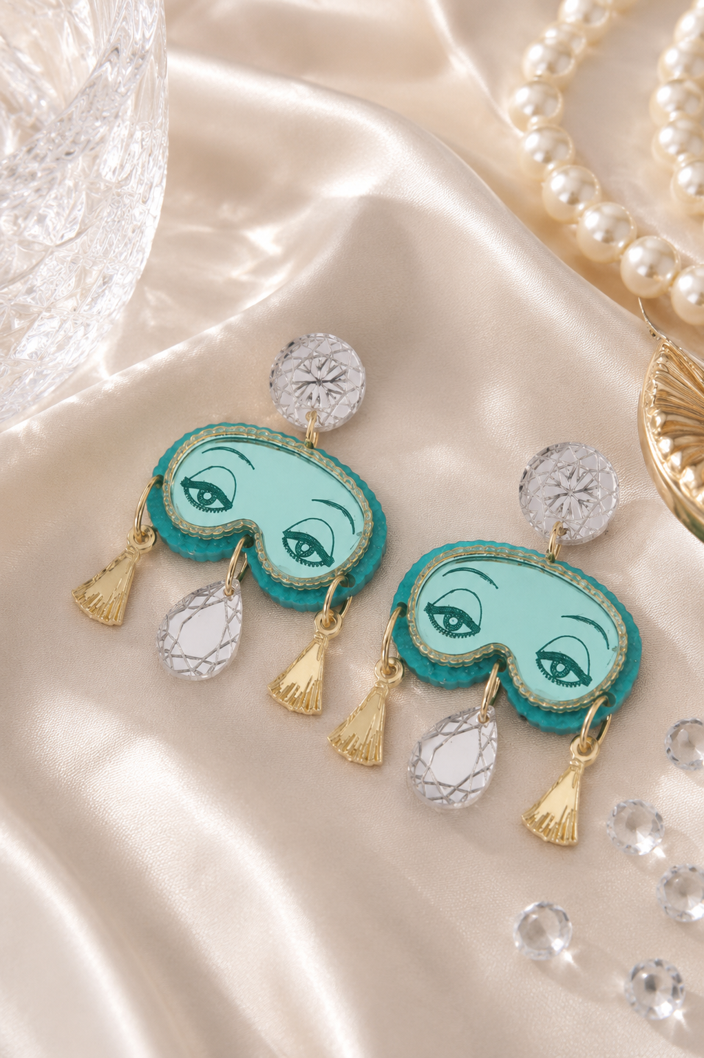 Pendientes antifaz Original desayuno con diamantes.