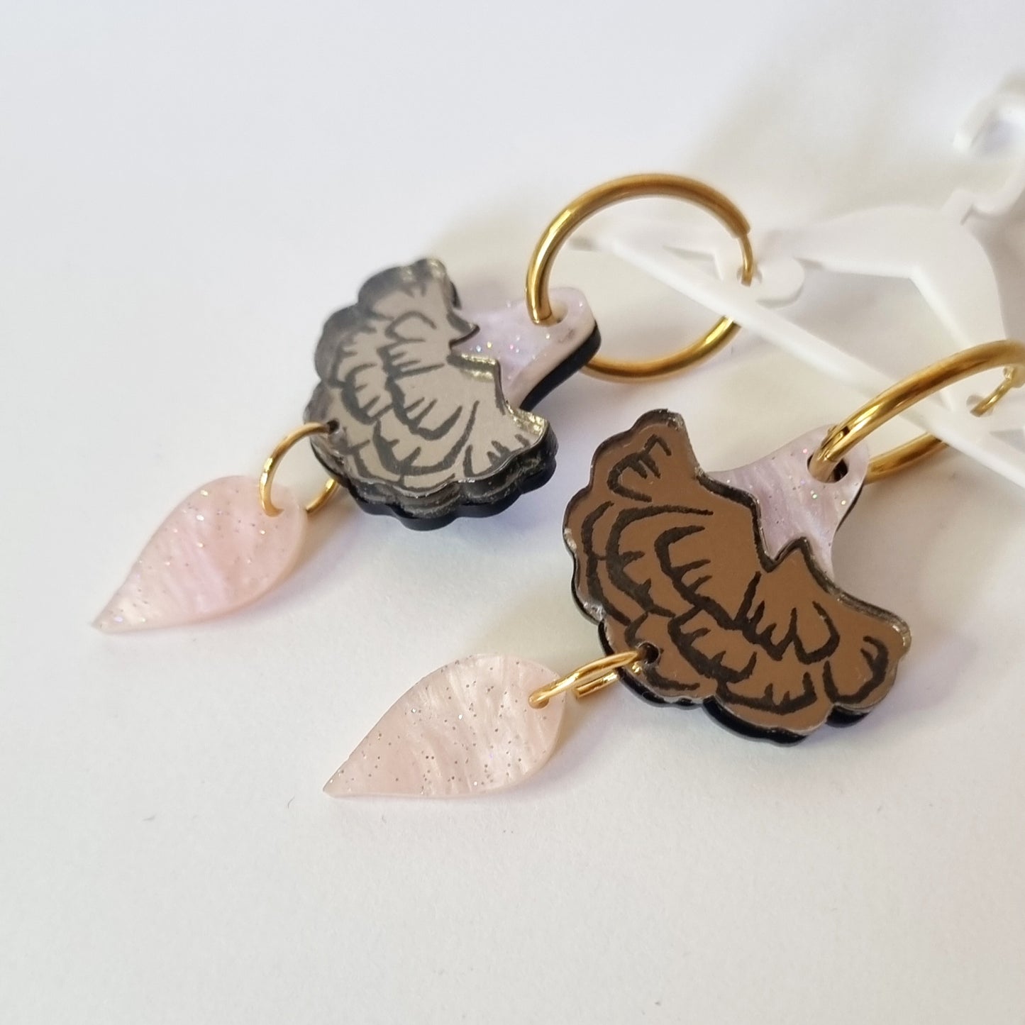 Pendientes rosas alegría